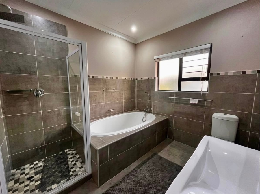4 Bedroom Property for Sale in Boschdal North West